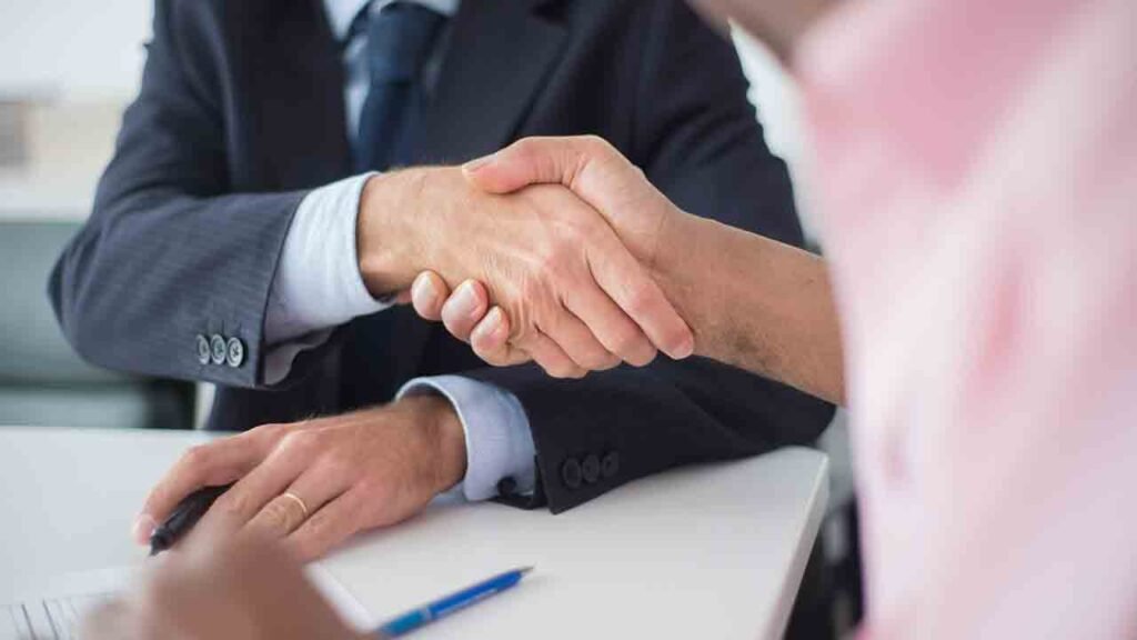 Domina el arte de la negociar acuerdos financieros y maximiza tus acuerdos financieros en el mundo empresarial.