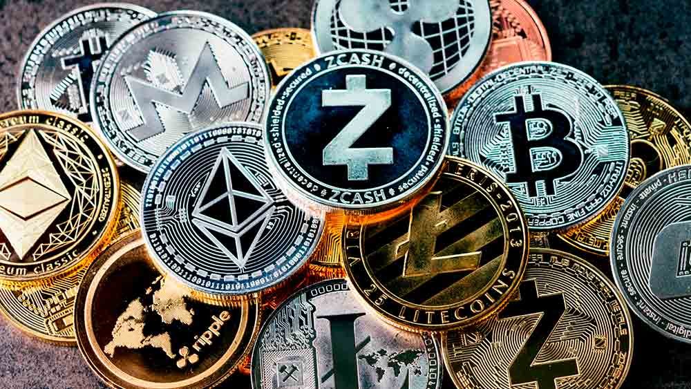 En este artículo se explican los conceptos básicos de las criptomonedas y los riesgos asociados con la inversión en ellas.